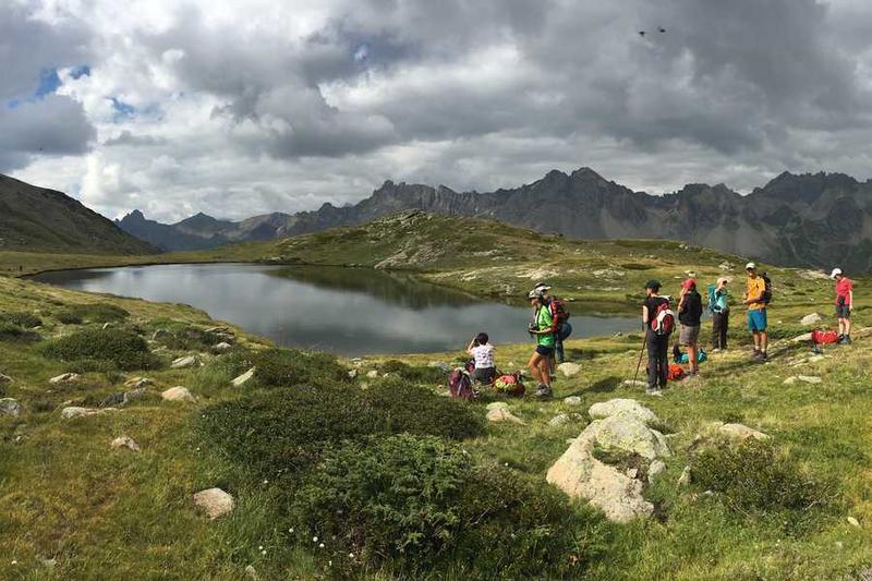 Un des nombreux lacs au programme de cette randonnée itinérante à Névache Un des nombreux lacs au programme de cette randonnée itinérante à Névache